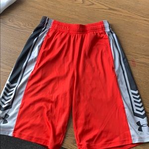 boys under armour youth medium shorts